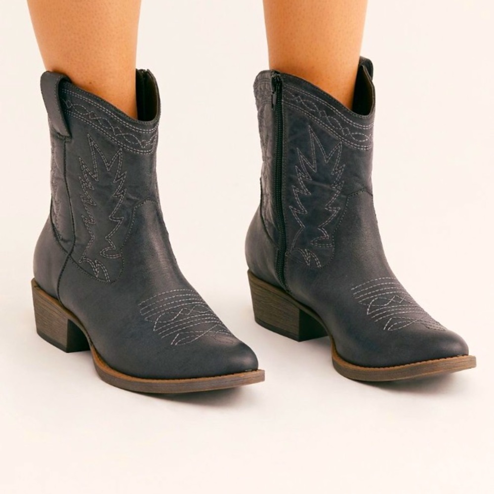 Black Vegan Ranch Boot 8.5